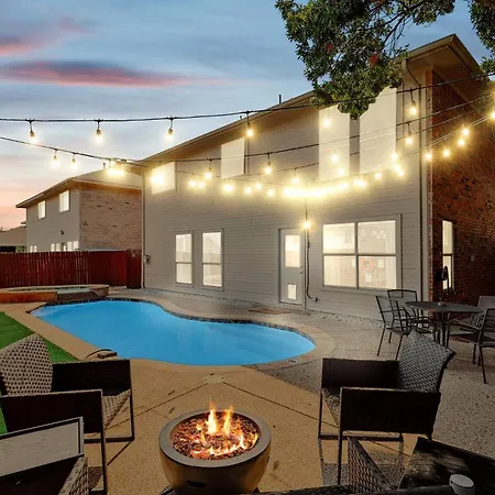 Modern Comforts & Classic Charm W Pool 5Bd